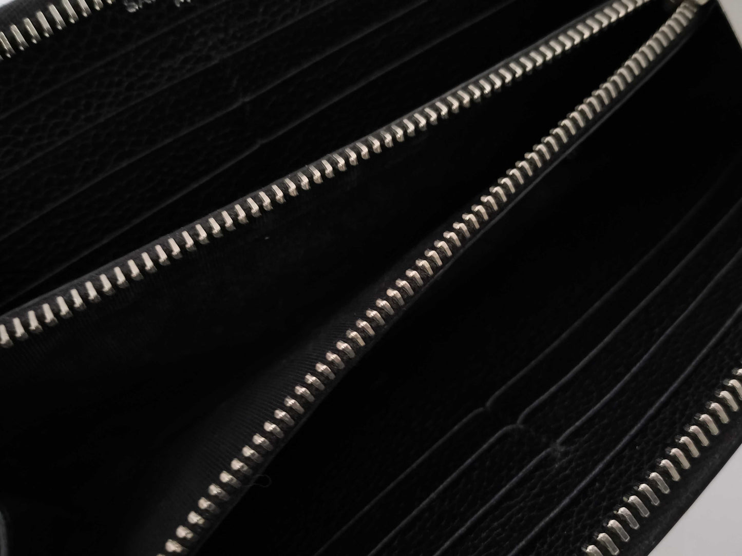 SAINT LAURENT Round Zip Long Wallet