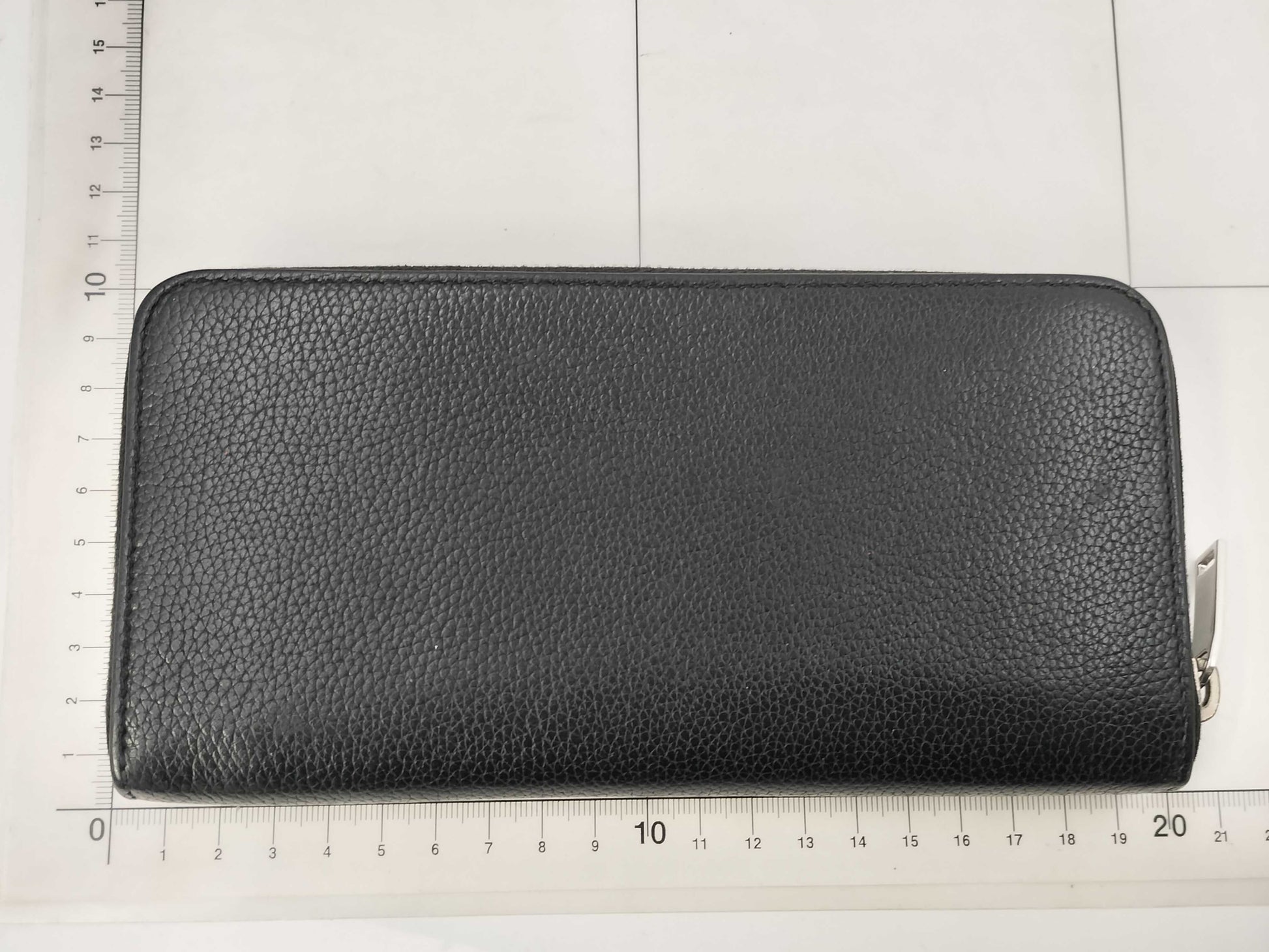 SAINT LAURENT Round Zip Long Wallet