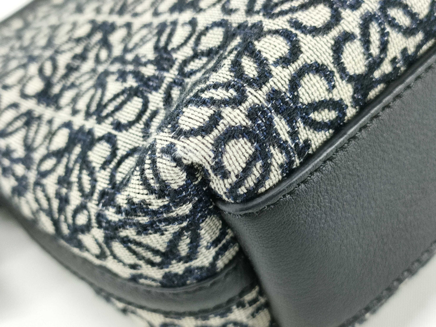 LOEWE LOEWE Flamenco Clutch Mini Clutch Bag - Clutch Bag