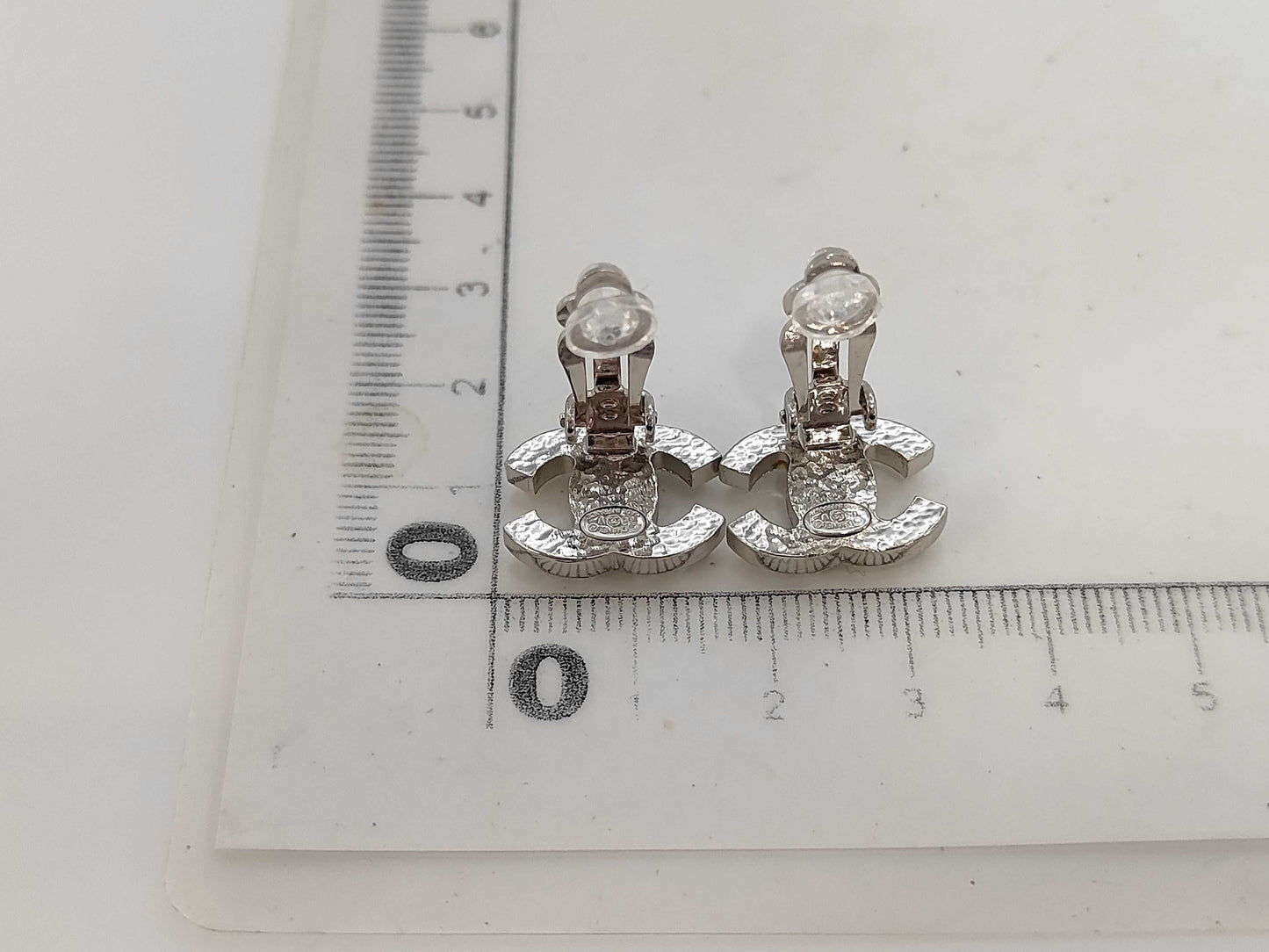 CHANEL Pearl 05V Earrings
