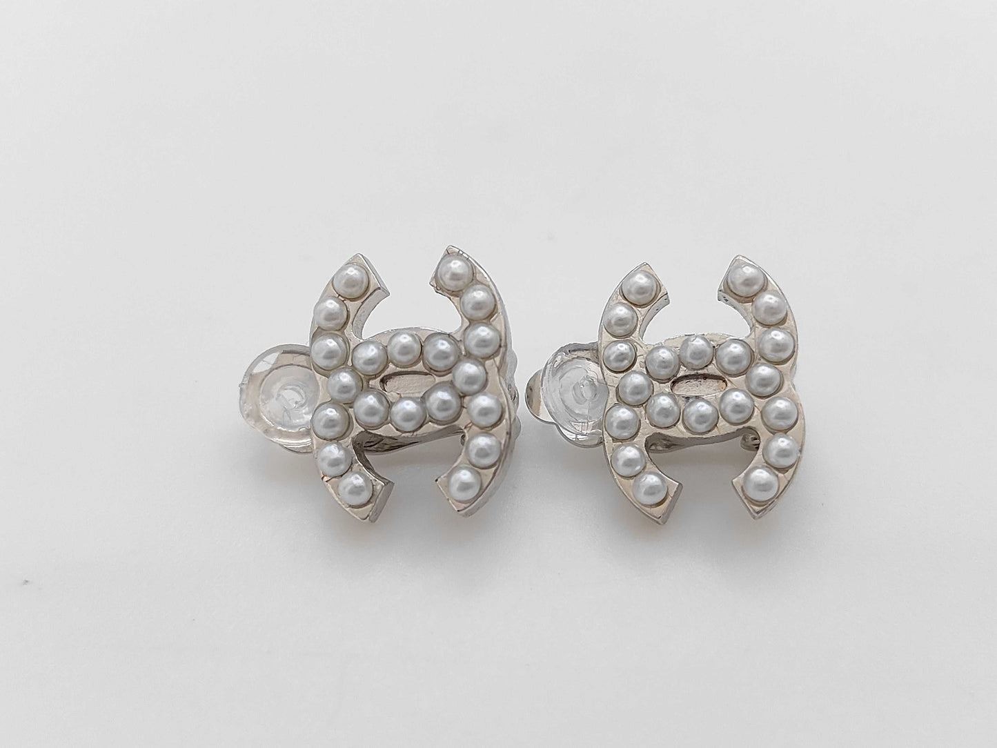 CHANEL Pearl 05V Earrings