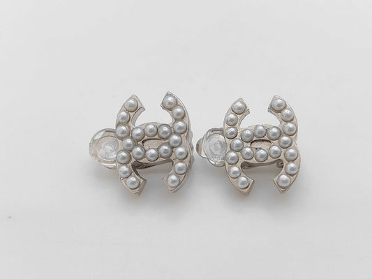 CHANEL Pearl 05V Earrings