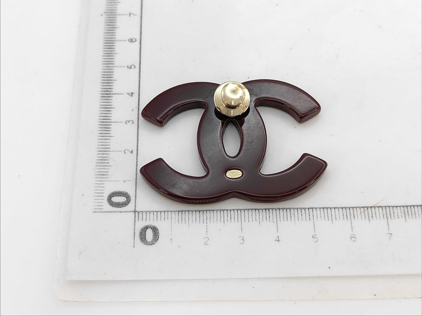 CHANEL 08A Brooch