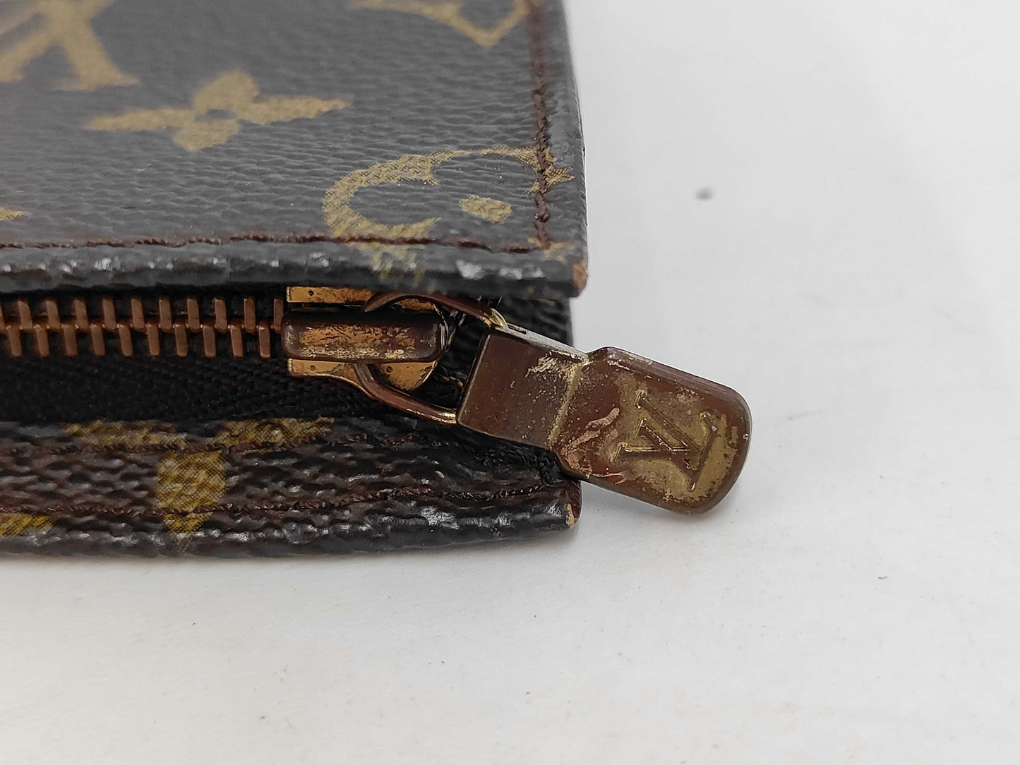 LOUIS VUITTON Louis Vuitton Bucket Pouch