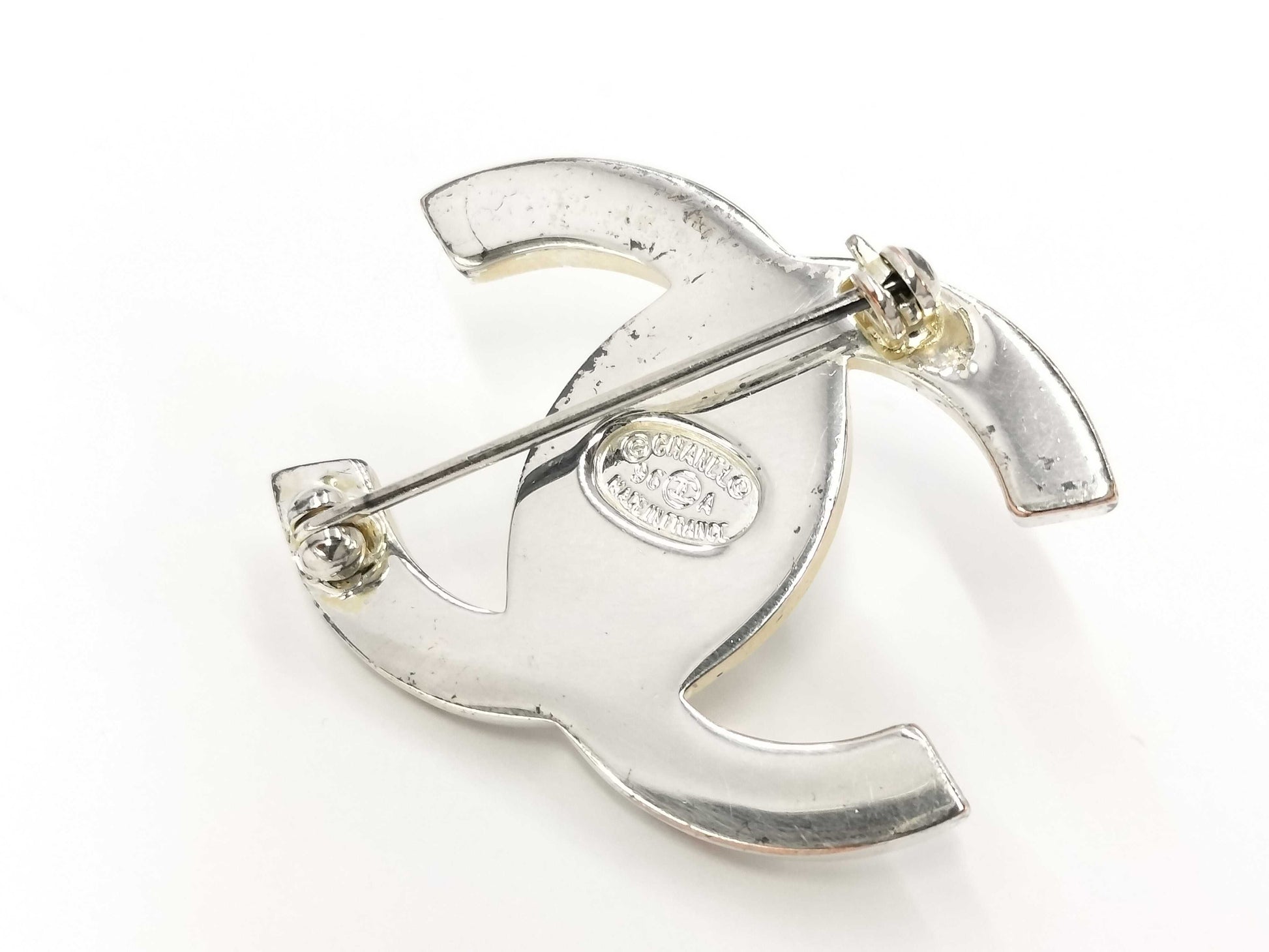 CHANEL CHANEL Brooch Turn Lock Silver 96A Brooch