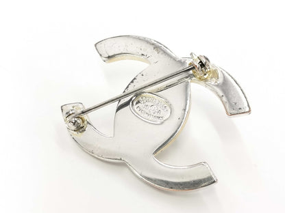 CHANEL CHANEL Brooch Turn Lock Silver 96A Brooch