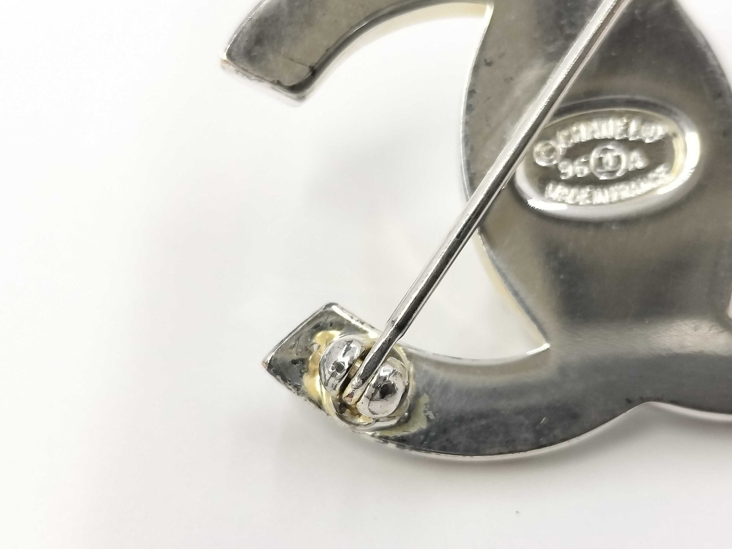 CHANEL CHANEL Brooch Turn Lock Silver 96A Brooch