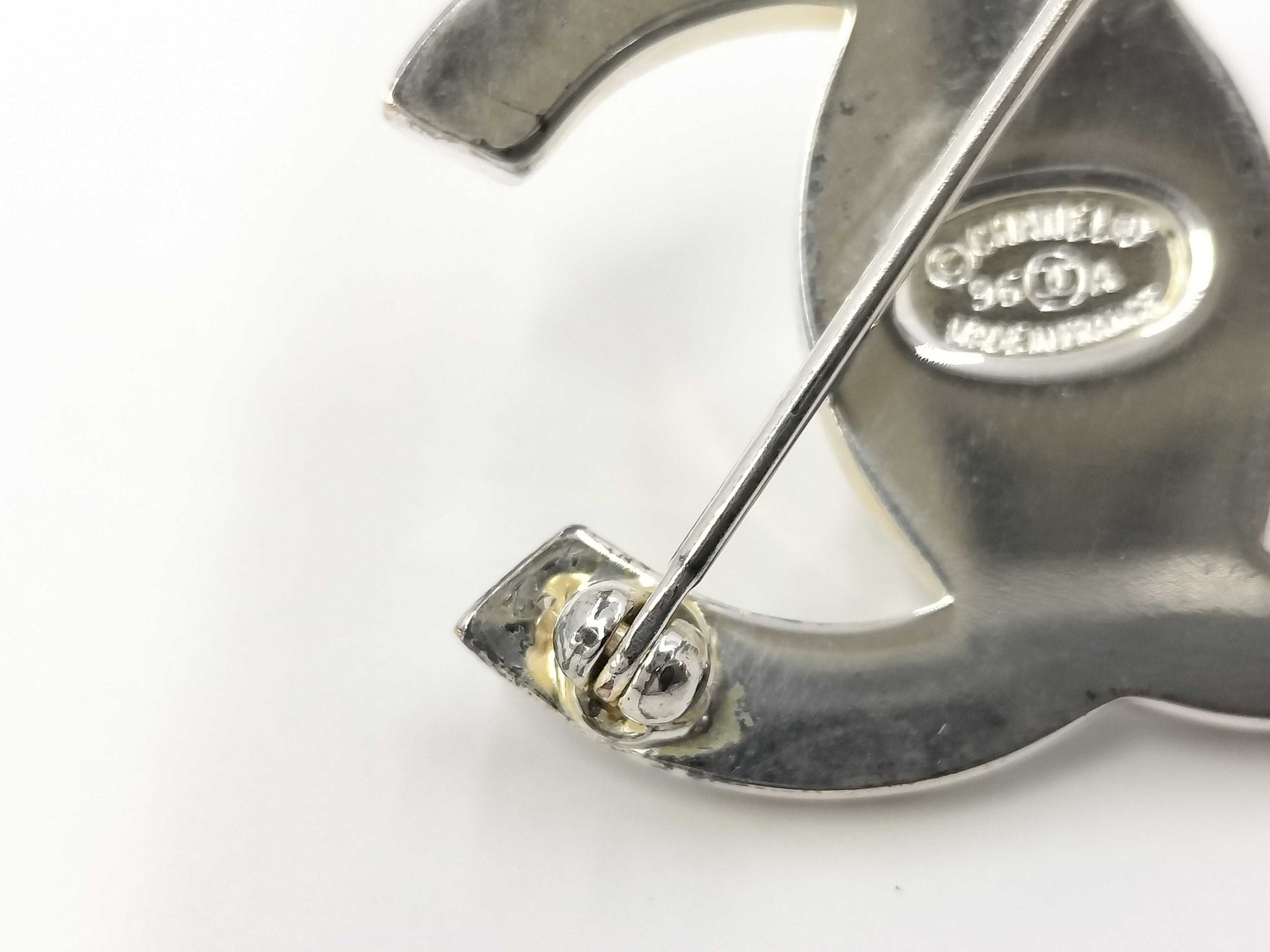 CHANEL CHANEL Brooch Turn Lock Silver 96A Brooch