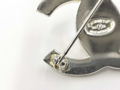 CHANEL CHANEL Brooch Turn Lock Silver 96A Brooch