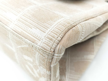 CHANEL Neutra Chocobar Chain Shoulder Bag