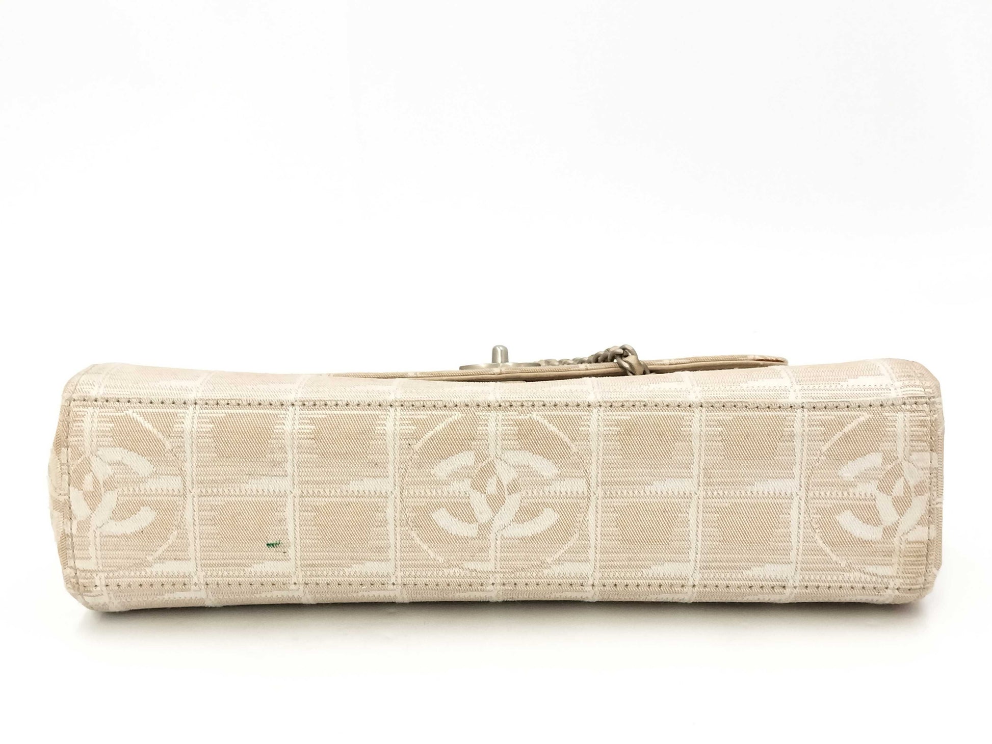 CHANEL Neutra Chocobar Chain Shoulder Bag