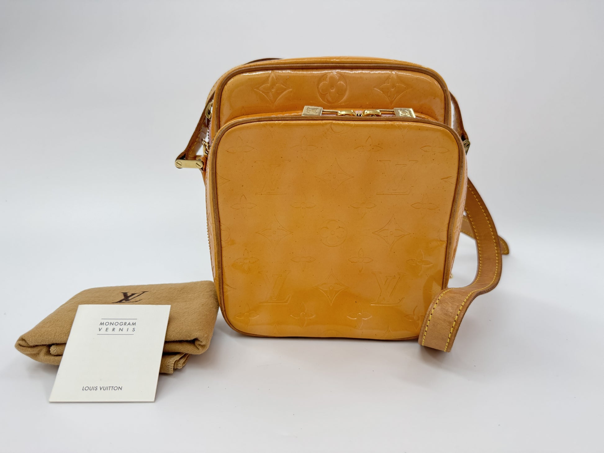 LOUIS VUITTON Worcester Pink Shoulder Bag