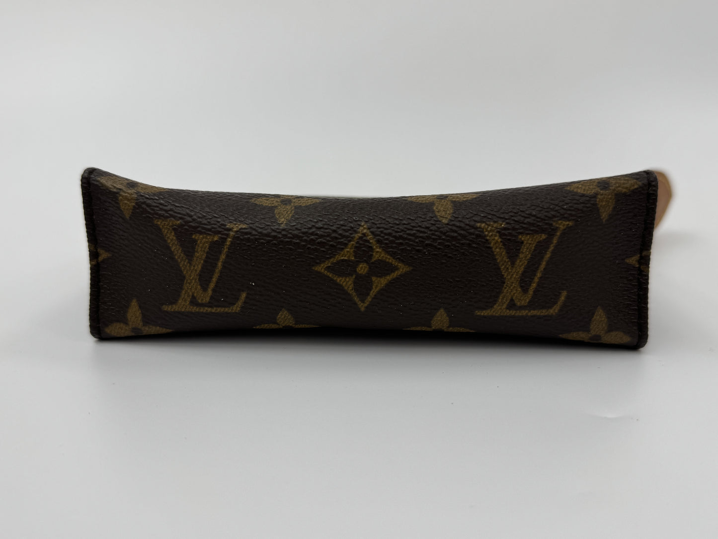 LOUIS VUITTON Pochette Toilette 15 Pouch