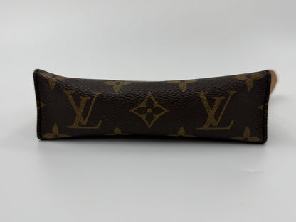 LOUIS VUITTON Pochette Toilette 15 Pouch