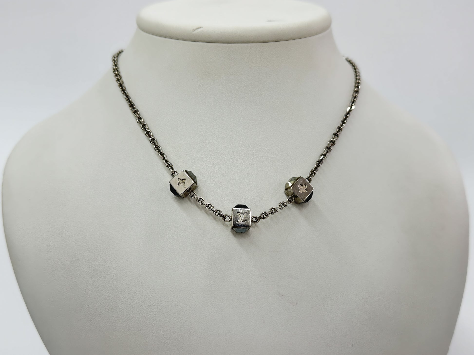 LOUIS VUITTON Collier Gamble GP1111 Silver Necklace