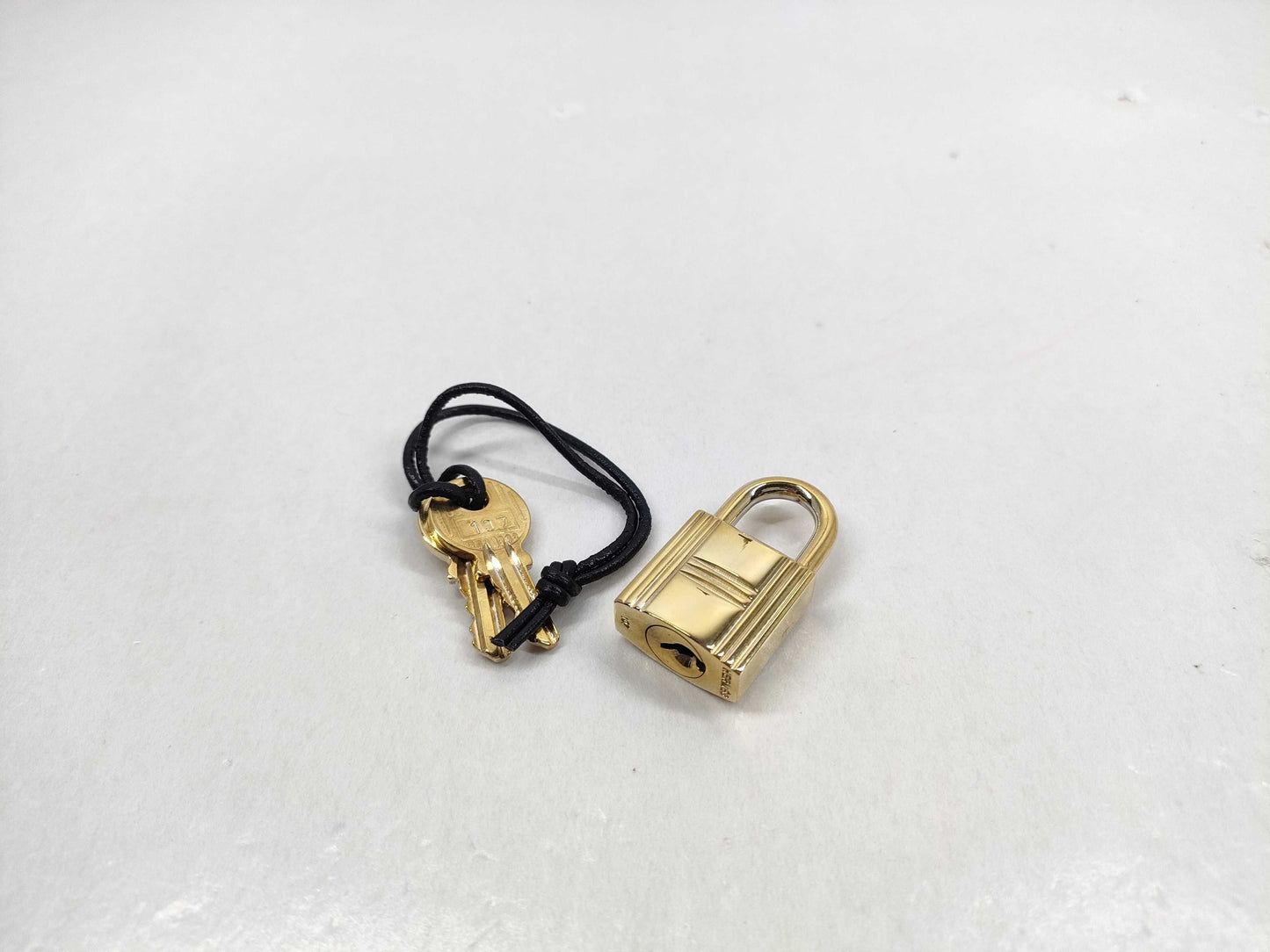 HERMES Cadena with 2 keys and other accessories