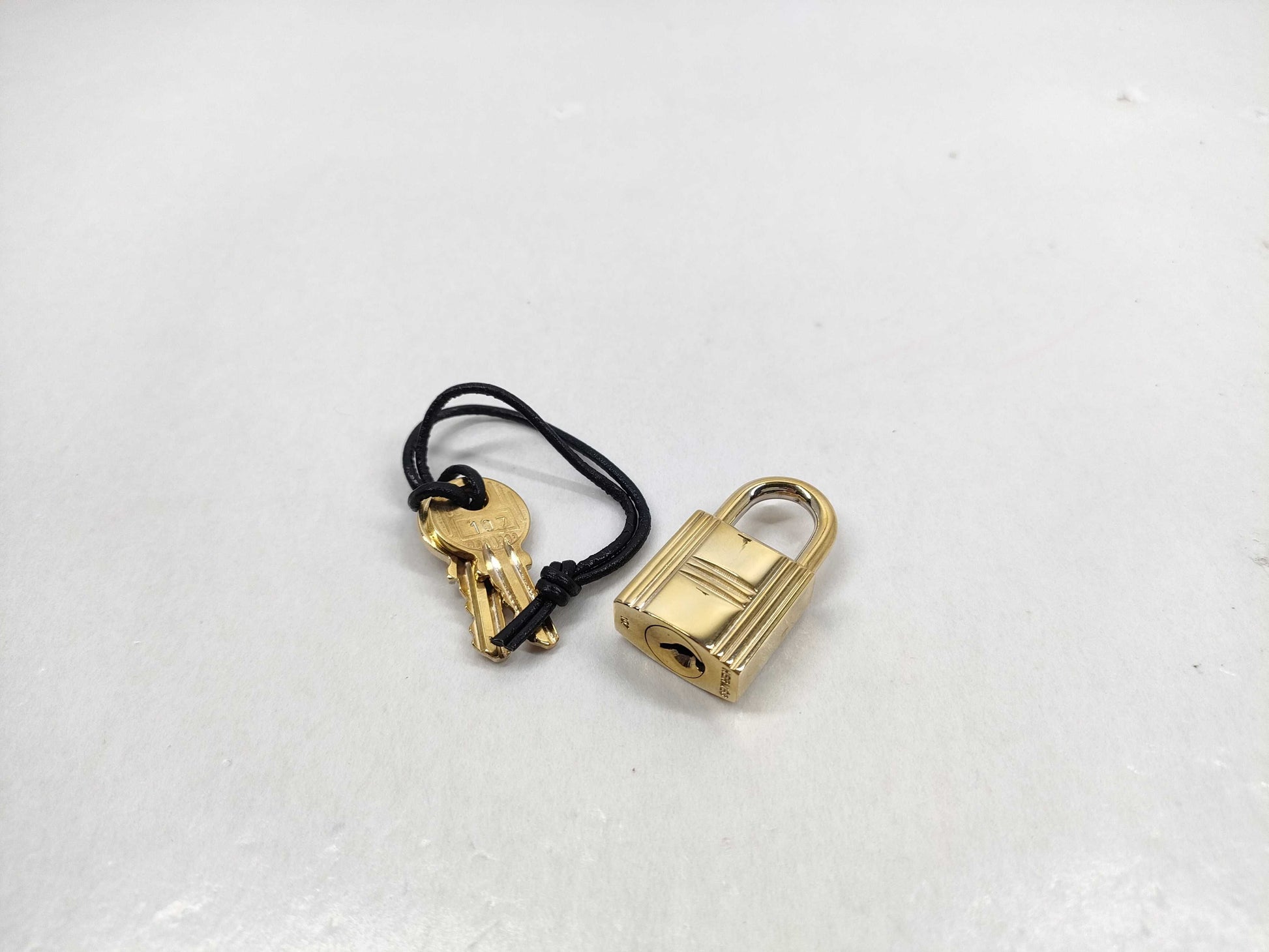 HERMES Cadena with 2 keys and other accessories