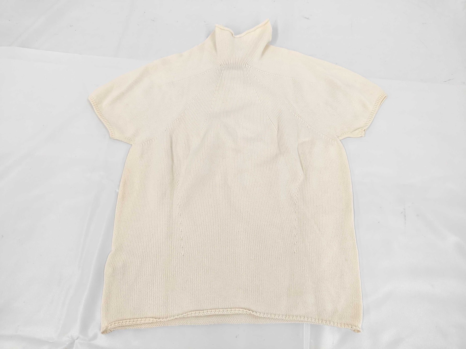 CHANEL White Tops