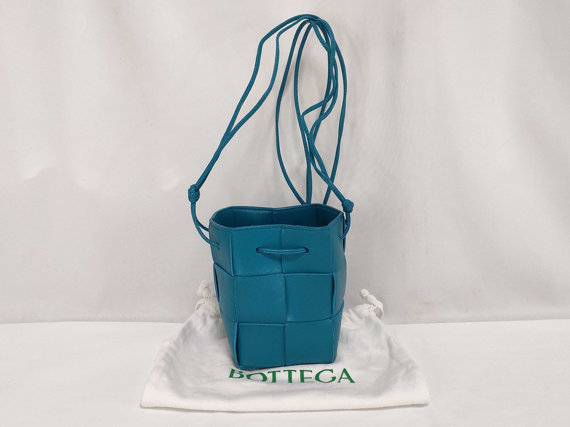 BOTTEGA VENETA Maxi Intrecciato Shoulder Bag, Blue