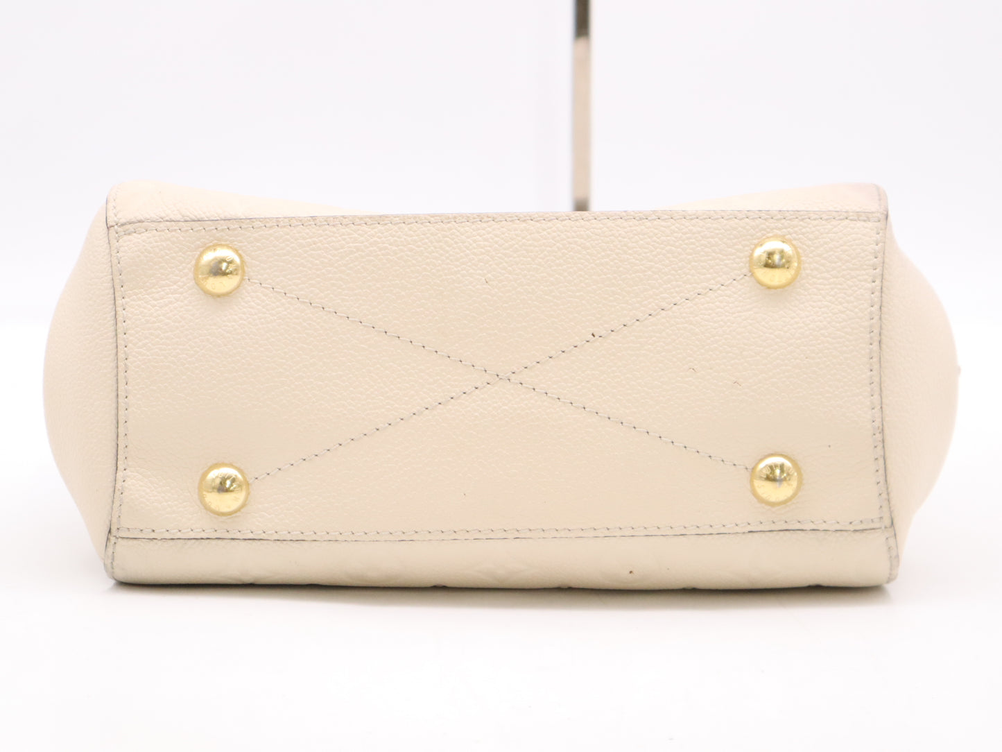 LOUIS VUITTON M50880 Empreinte Montaigne BB White Handbag with Shoulder Strap, Padlock, Two Keys, Cloche, and Poignier Closure