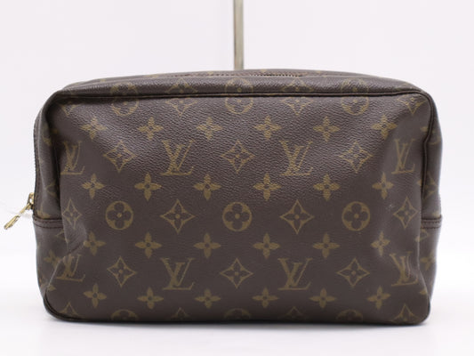 LOUIS VUITTON M47522 Monogram Truss Toilette 28 Pouch