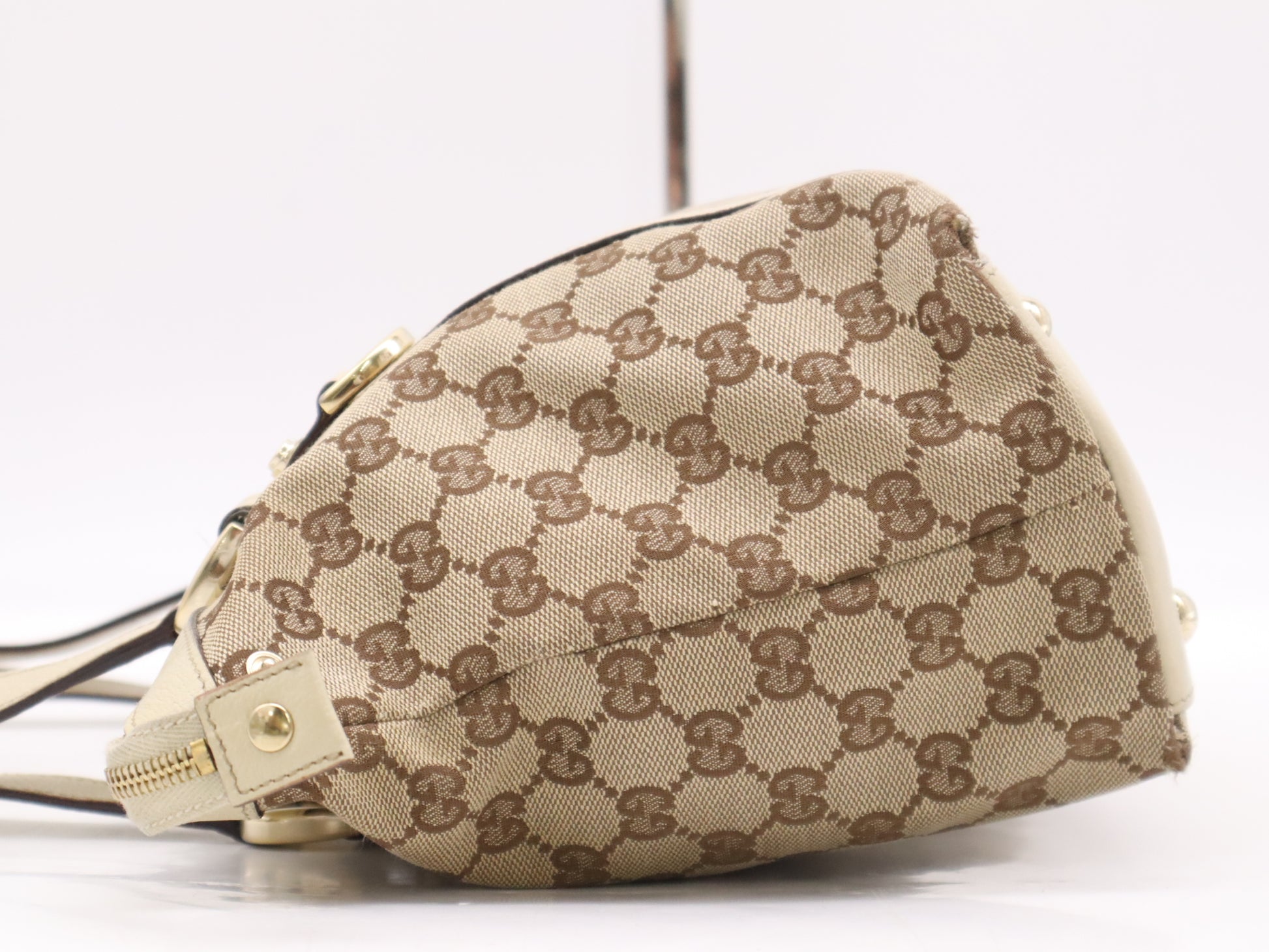 GUCCI 141470 Canvas/Leather GG Canvas Abbey Handbag in Beige and White with GD Hardware