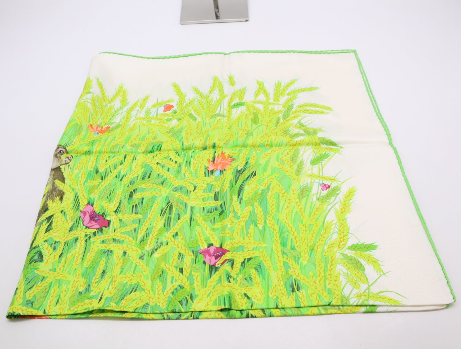 HERMES Silk Carré 90 "Lapins Dans un Champ de" Rabbit and Wheat Field Pattern White Green Scarf