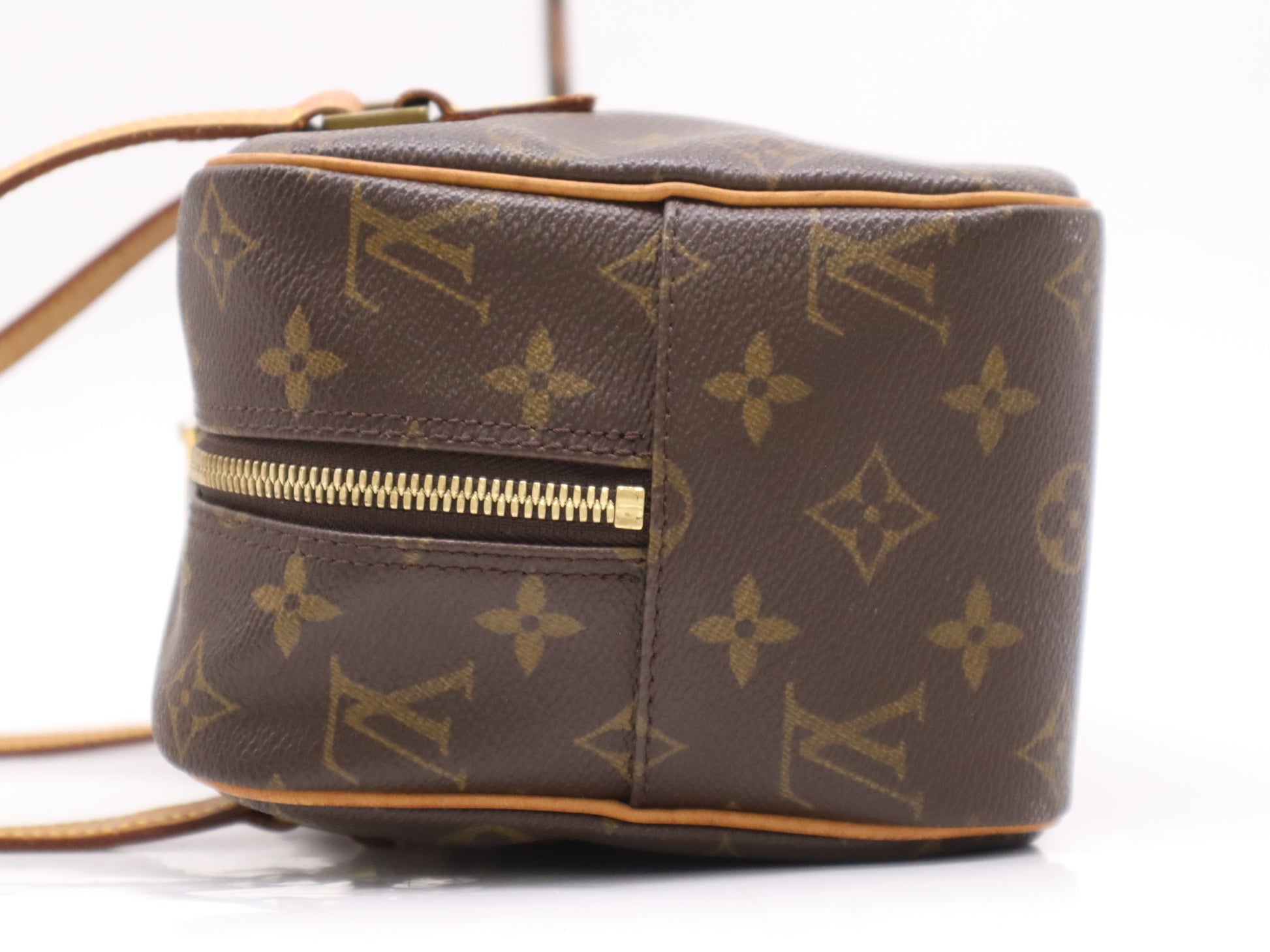 LOUIS VUITTON M51182 Monogram Cite MM Handbag