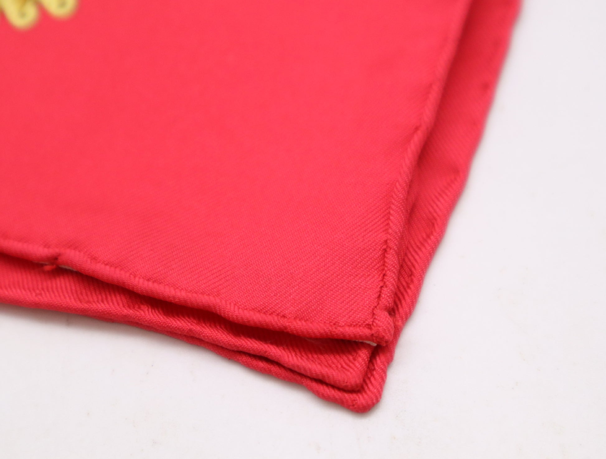 HERMES Silk Carré 90 Poste et Cavalerie Sabre Bag Pattern Red White Yellow Scarf