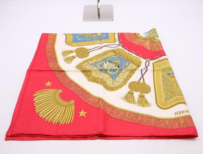 HERMES Silk Carré 90 Poste et Cavalerie Sabre Bag Pattern Red White Yellow Scarf