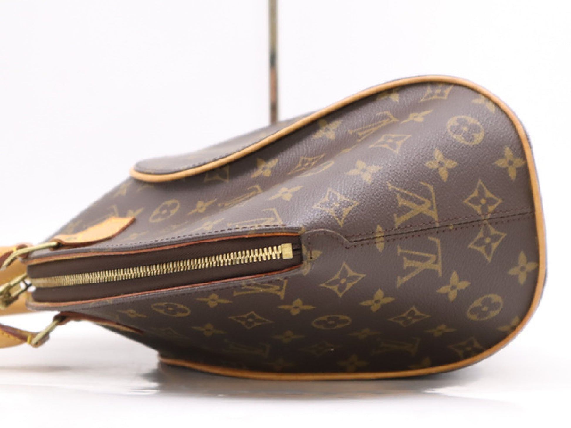 LOUIS VUITTON M51126 Monogram Ellipse MM Handbag