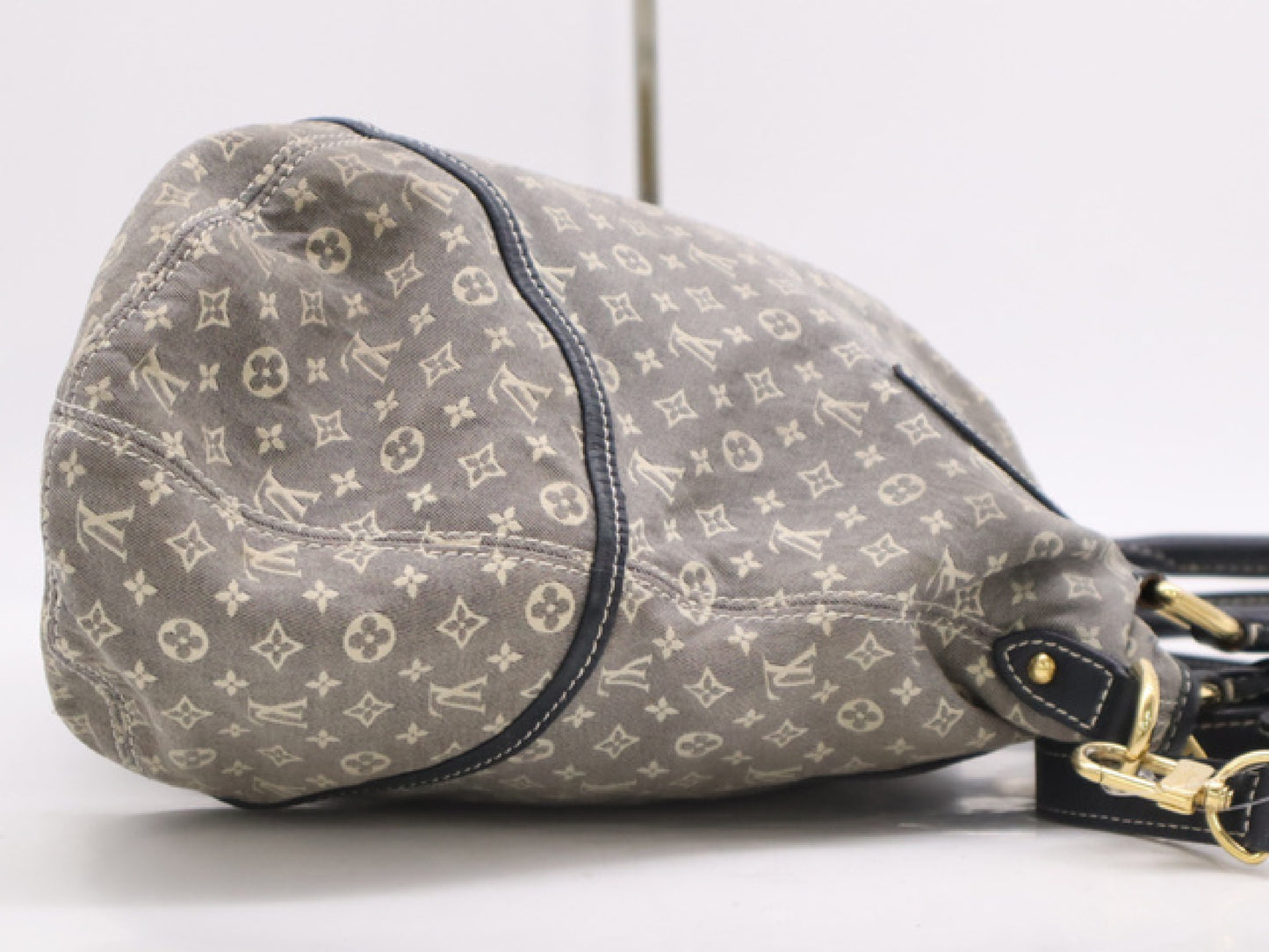 LOUIS VUITTON M56697 Idylle Elegie Ankle Handbag with Shoulder Strap