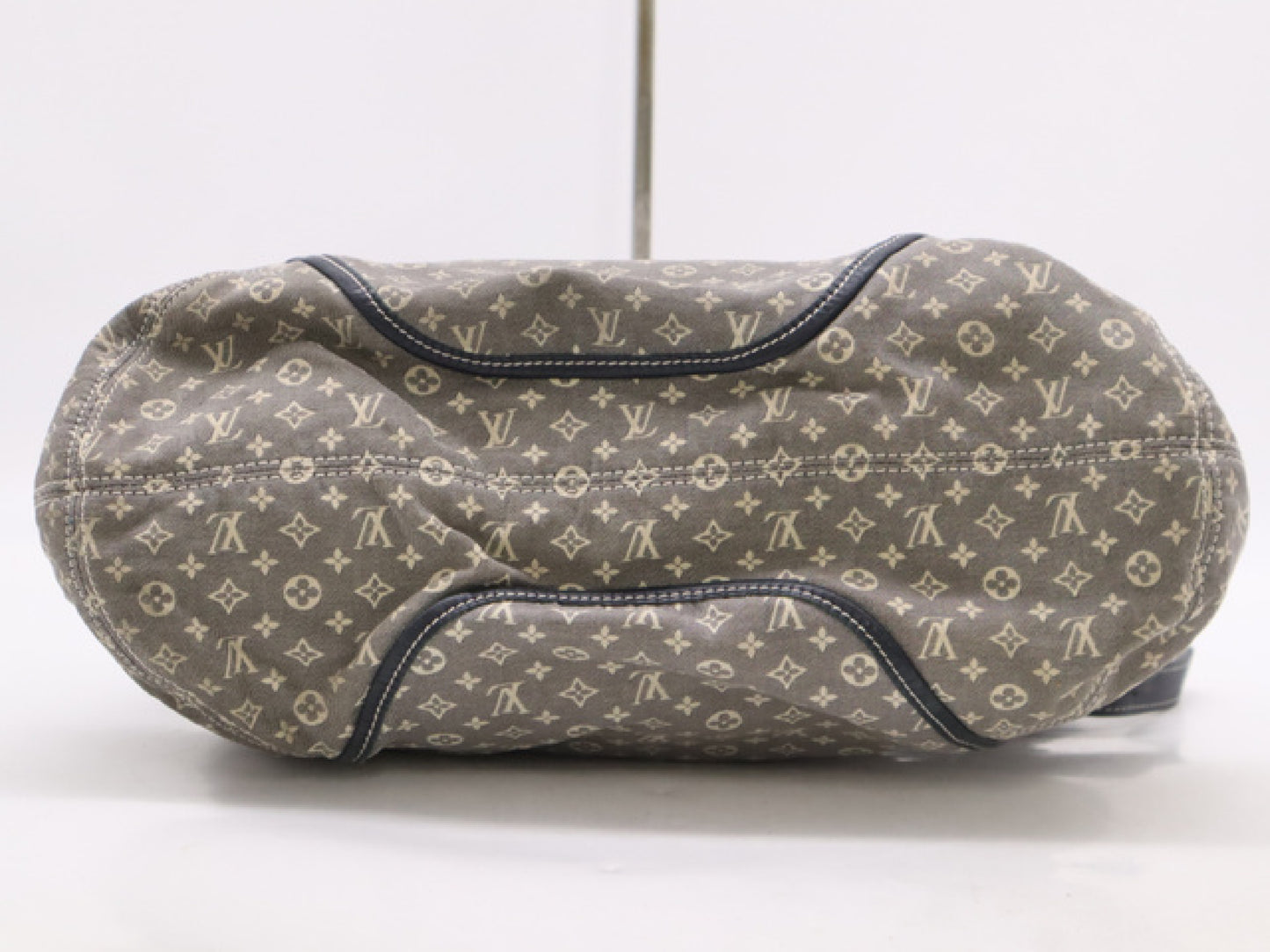 LOUIS VUITTON M56697 Idylle Elegie Ankle Handbag with Shoulder Strap