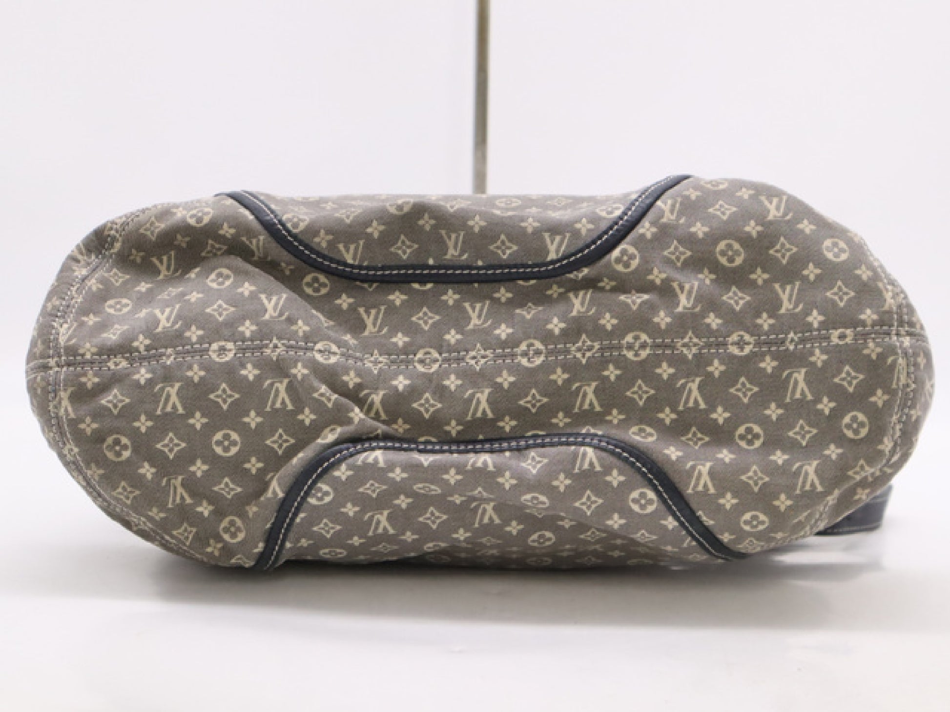 LOUIS VUITTON M56697 Idylle Elegie Ankle Handbag with Shoulder Strap