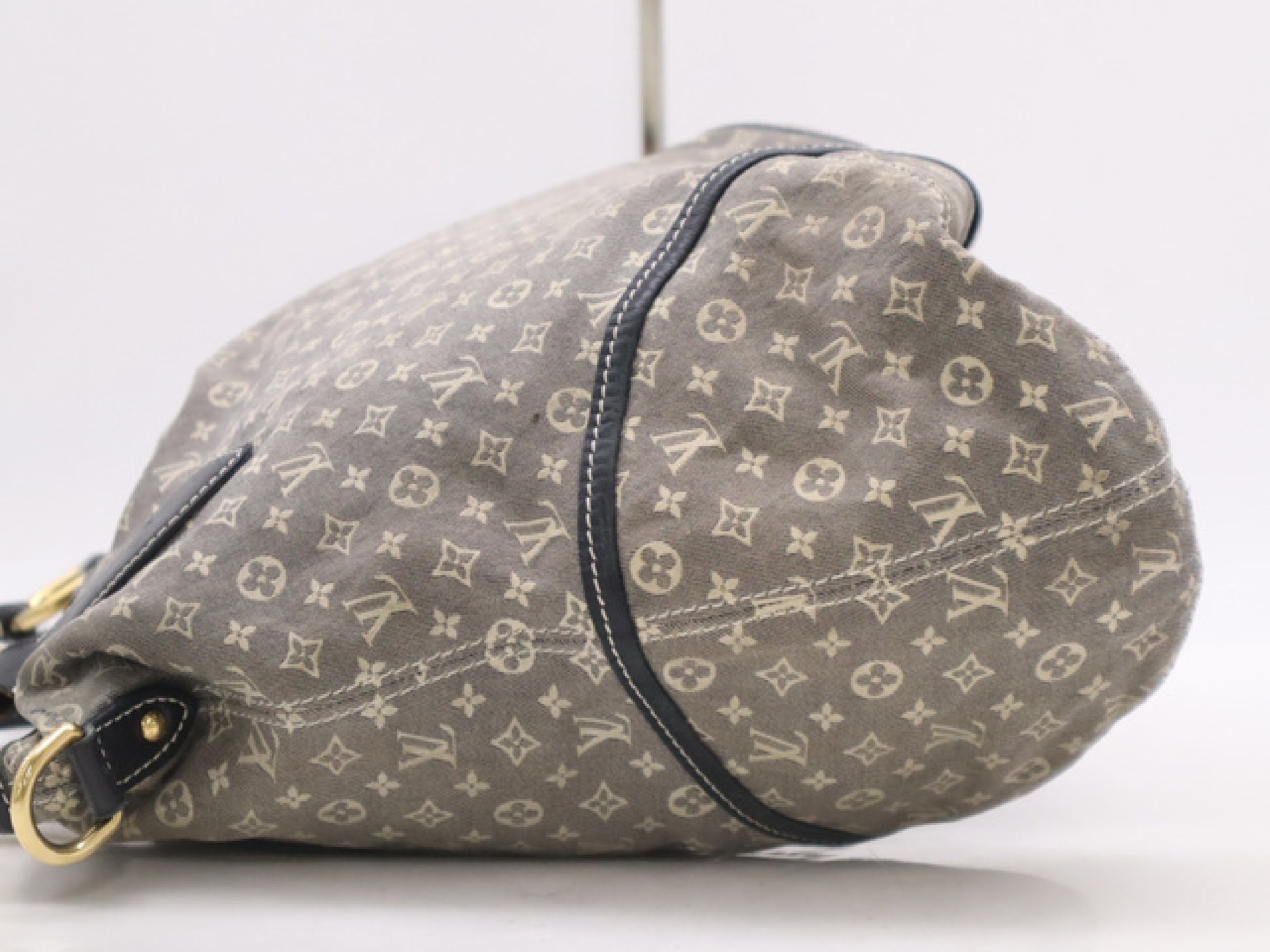 LOUIS VUITTON M56697 Idylle Elegie Ankle Handbag with Shoulder Strap