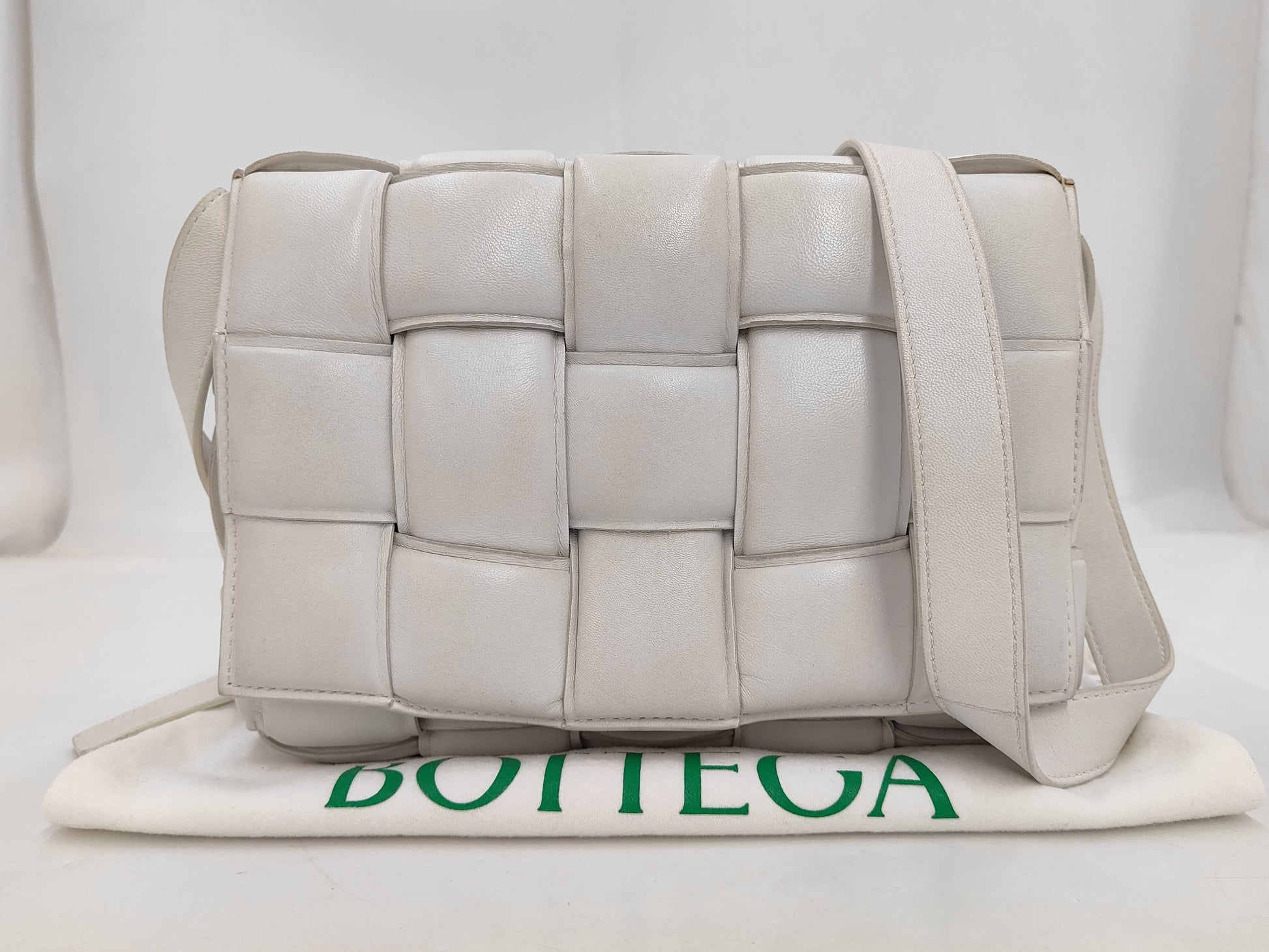 BOTTEGA VENETA 591970 Leather Padded Cassette Shoulder Bag in White with Sterling Silver Hardware and Dust Bag