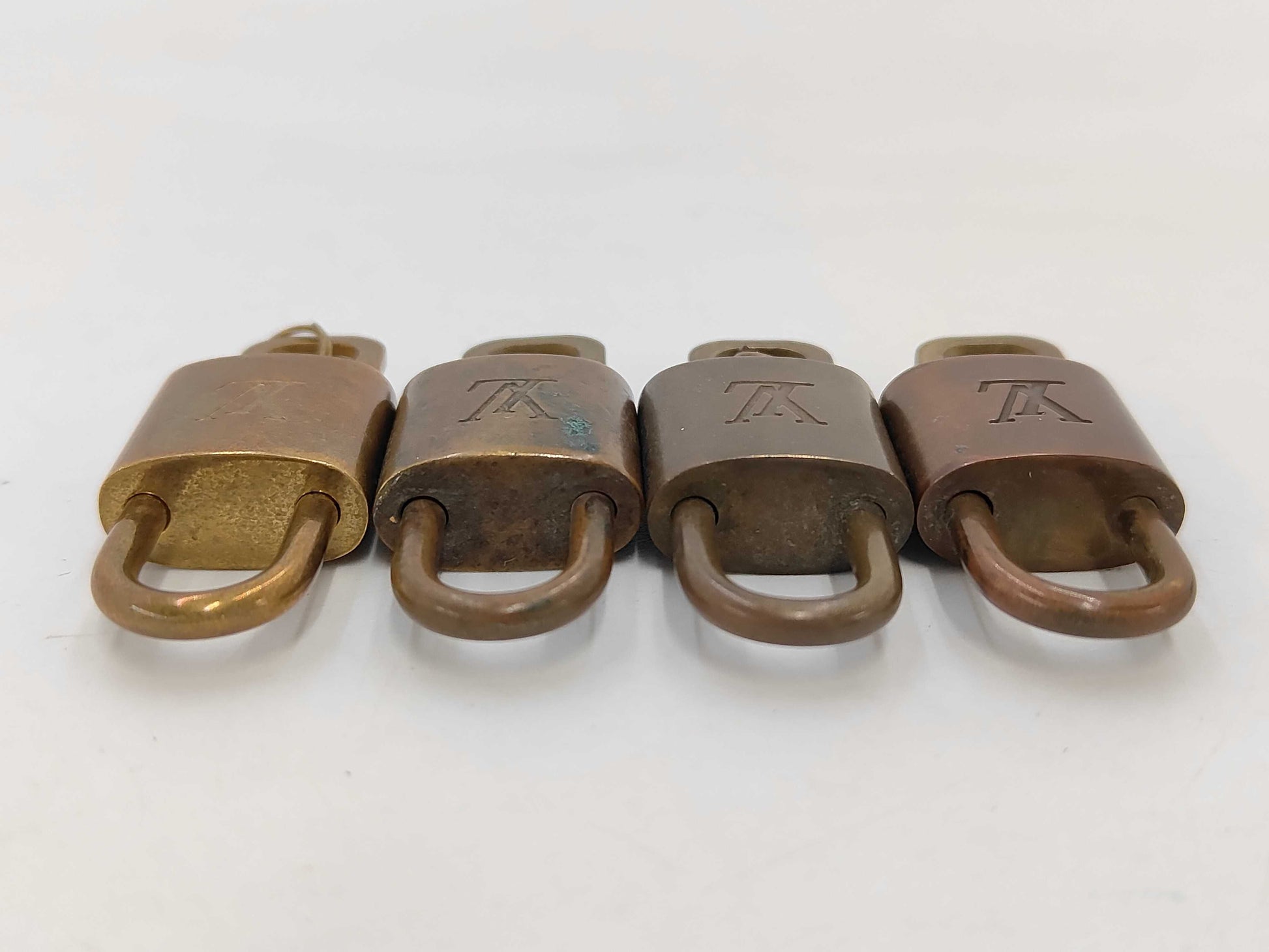 LOUIS VUITTON Cadena Key 8-Piece Set Other Accessories