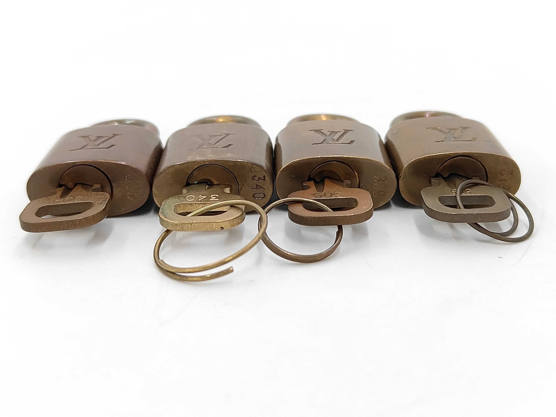 LOUIS VUITTON Cadena Key 8-Piece Set Other Accessories