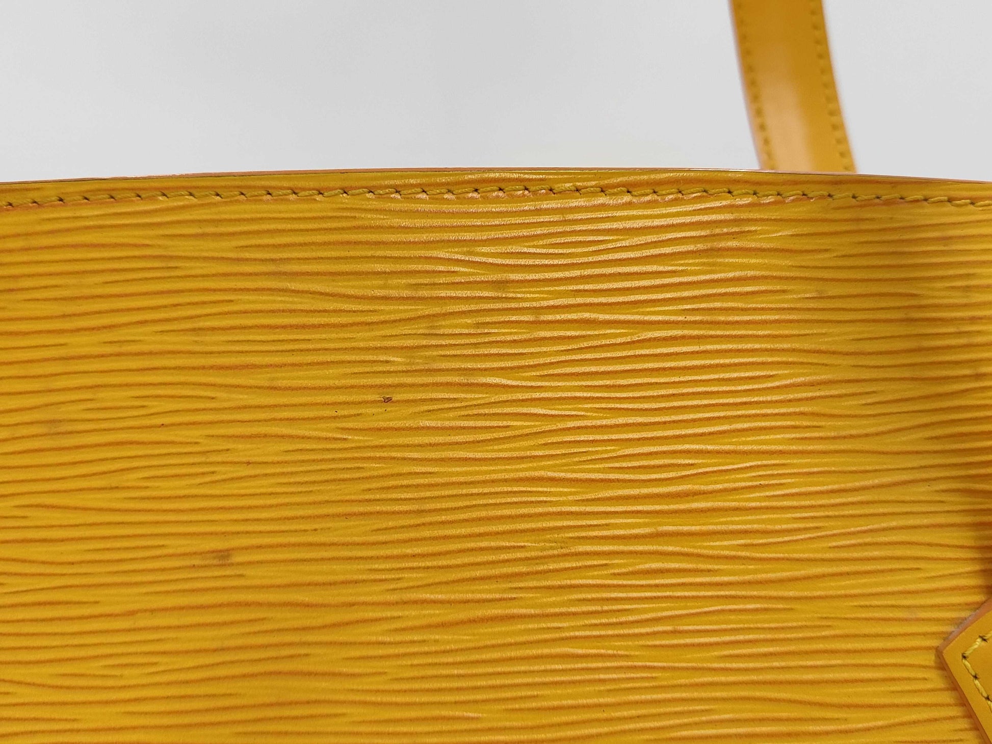 LOUIS VUITTON M52289 Epi-Lussac Tassili Yellow Shoulder Bag