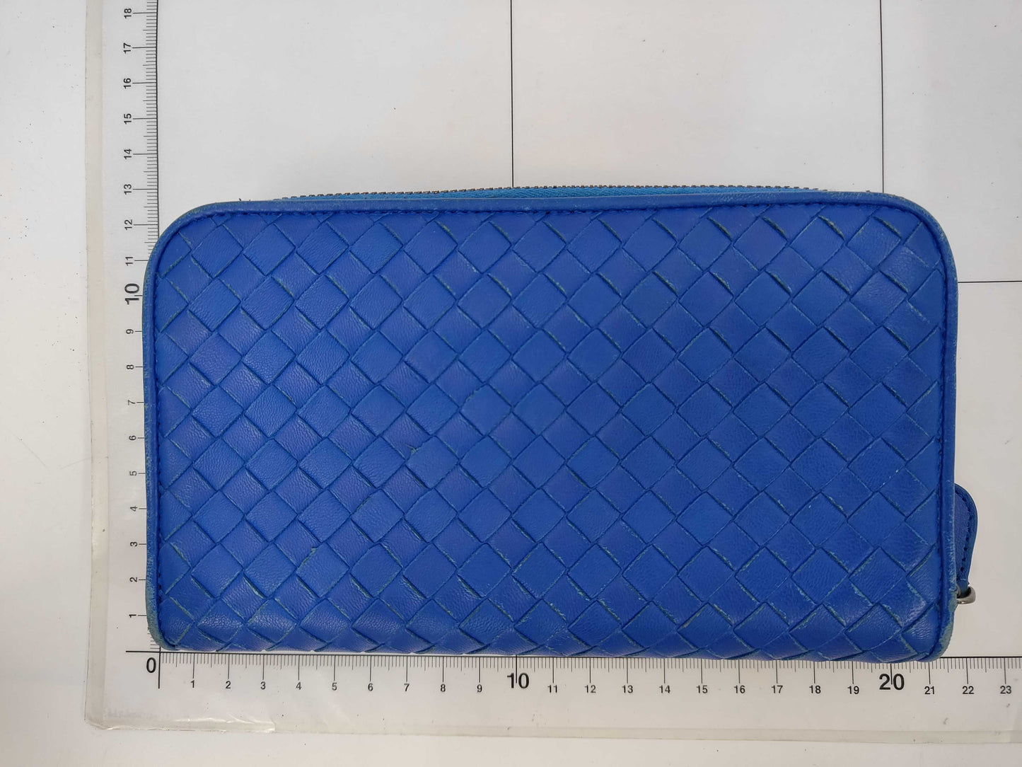 BOTTEGA VENETA Bottega Intrecciato Round Blue Wallet