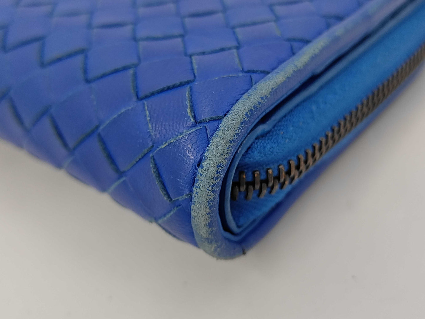 BOTTEGA VENETA Bottega Intrecciato Round Blue Wallet