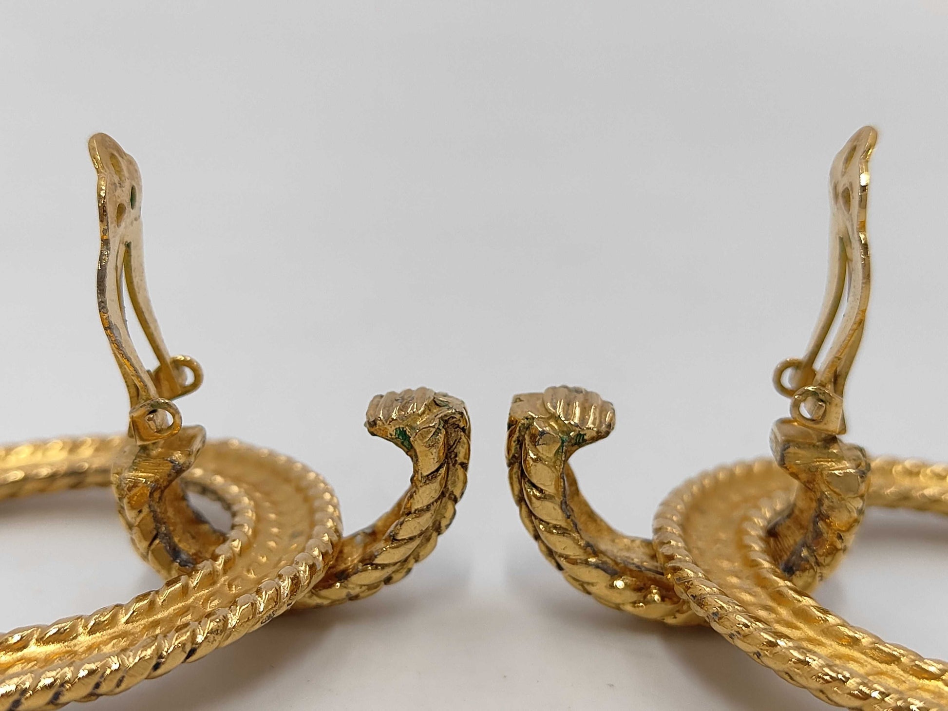 CHANEL Chanel Swing Gold Earrings