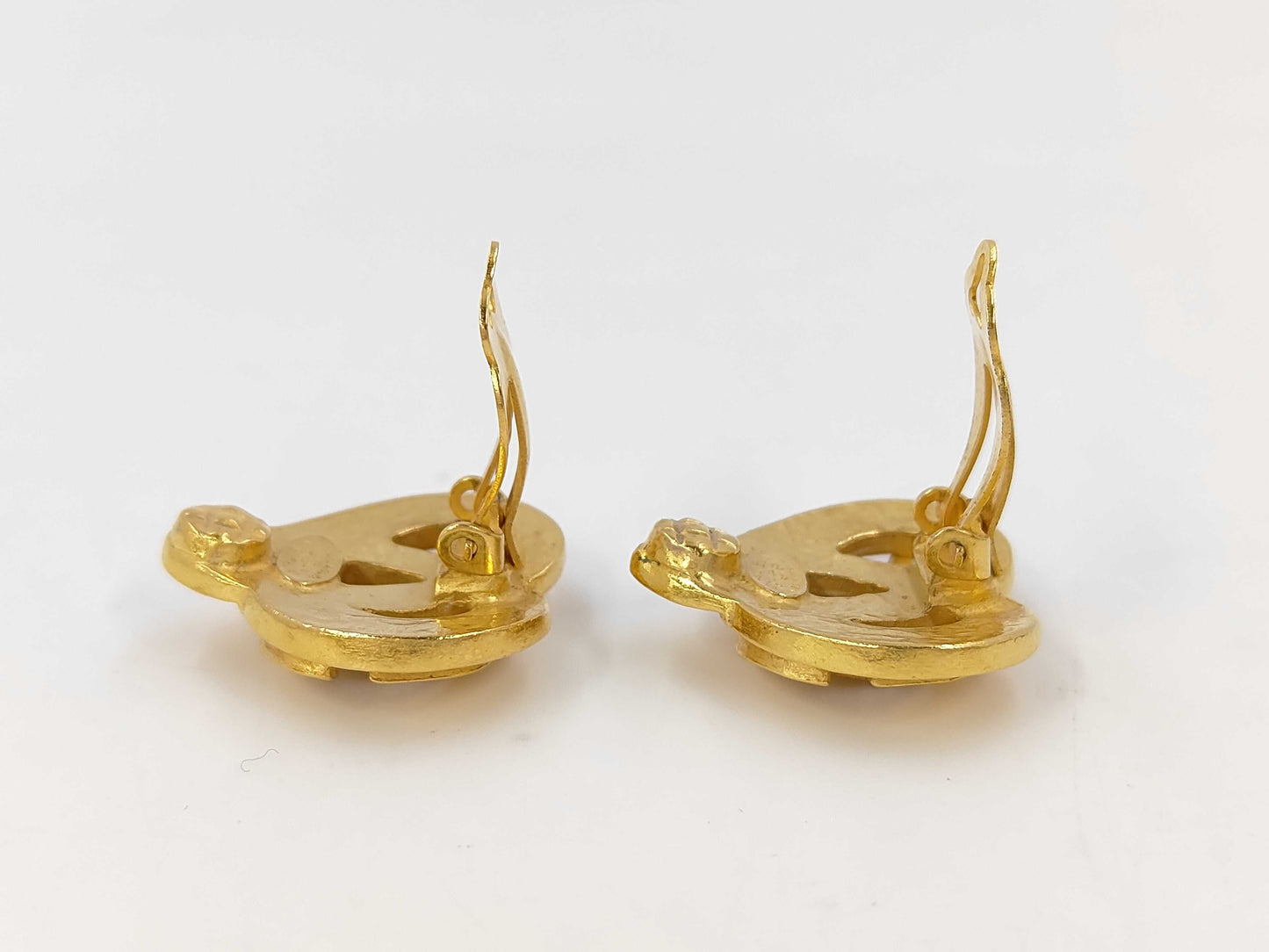 CHANEL Coco Heart Earrings