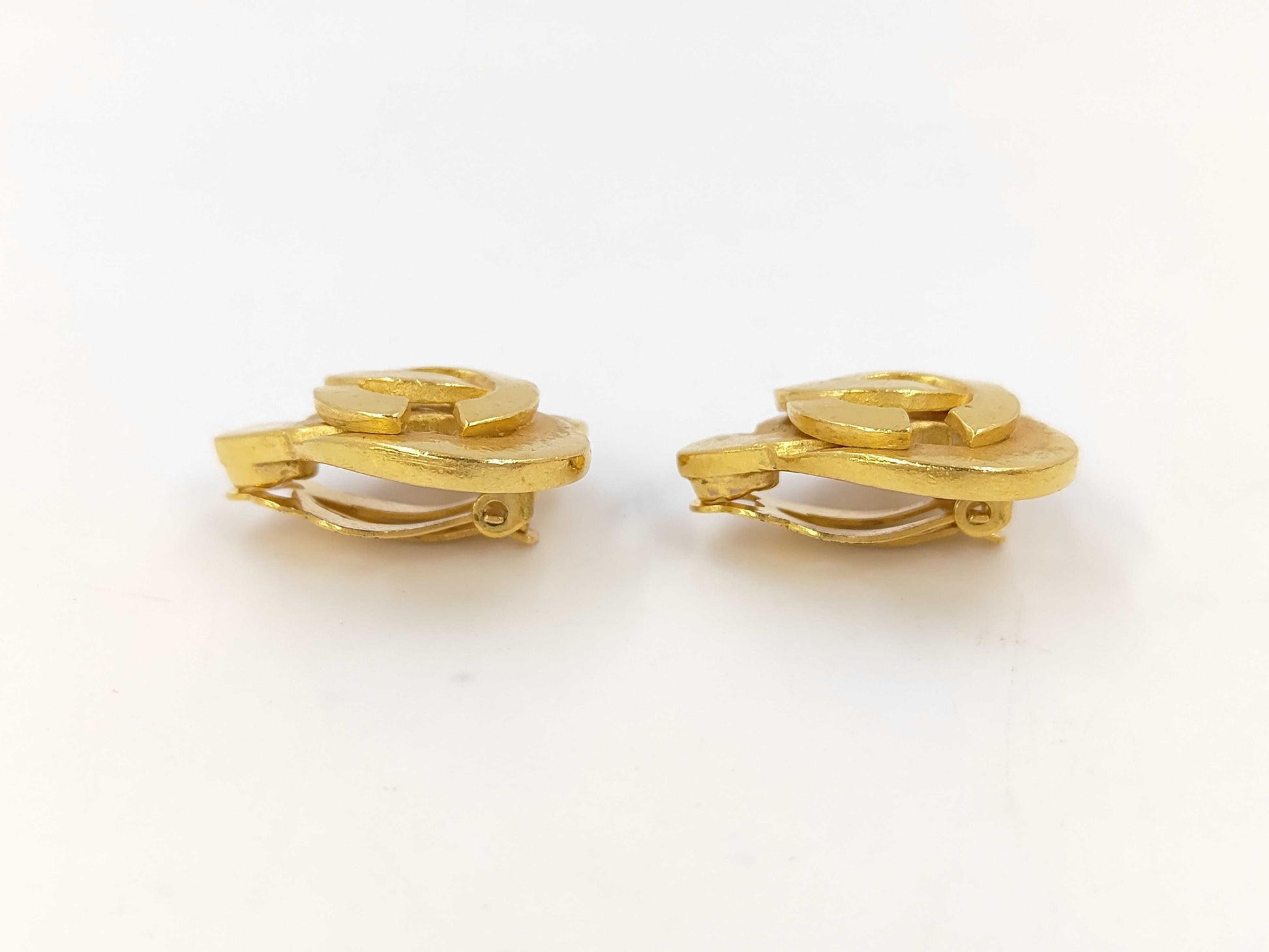 CHANEL Coco Heart Earrings