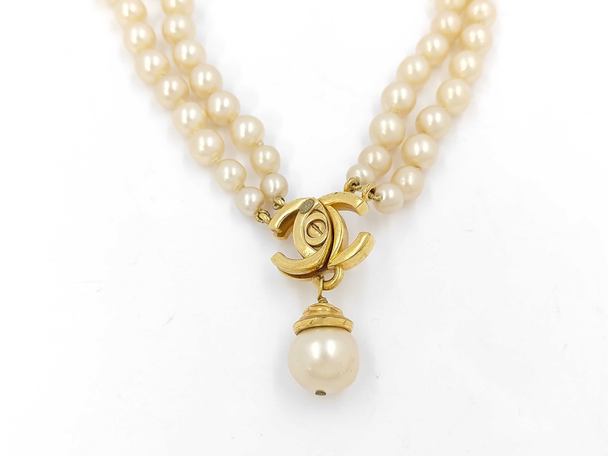CHANEL Pearl Turnlock Necklace