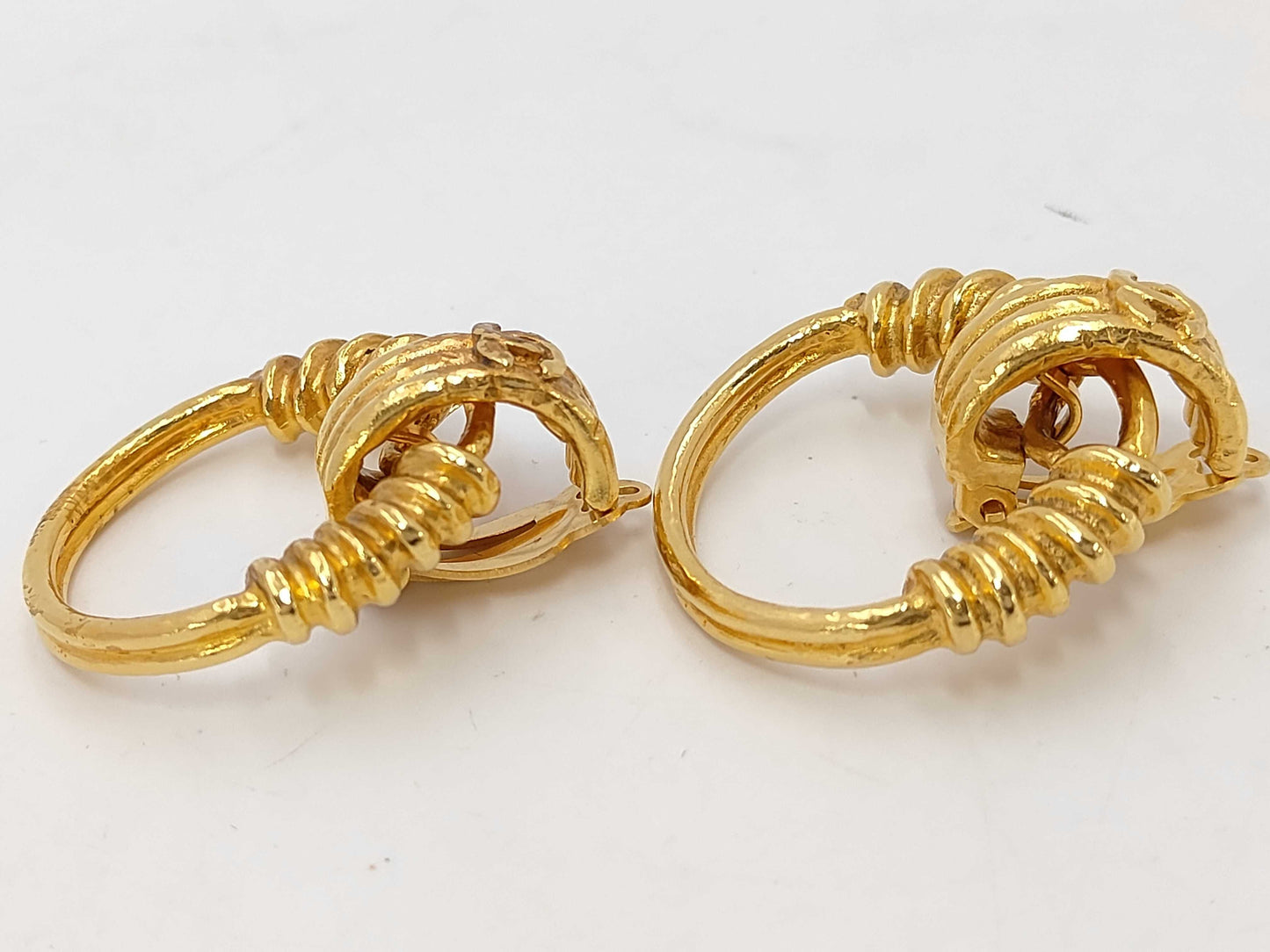 CHANEL Chanel Swing Gold Earrings