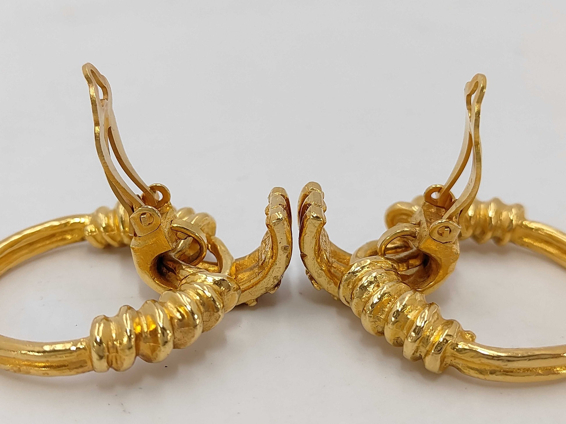 CHANEL Chanel Swing Gold Earrings