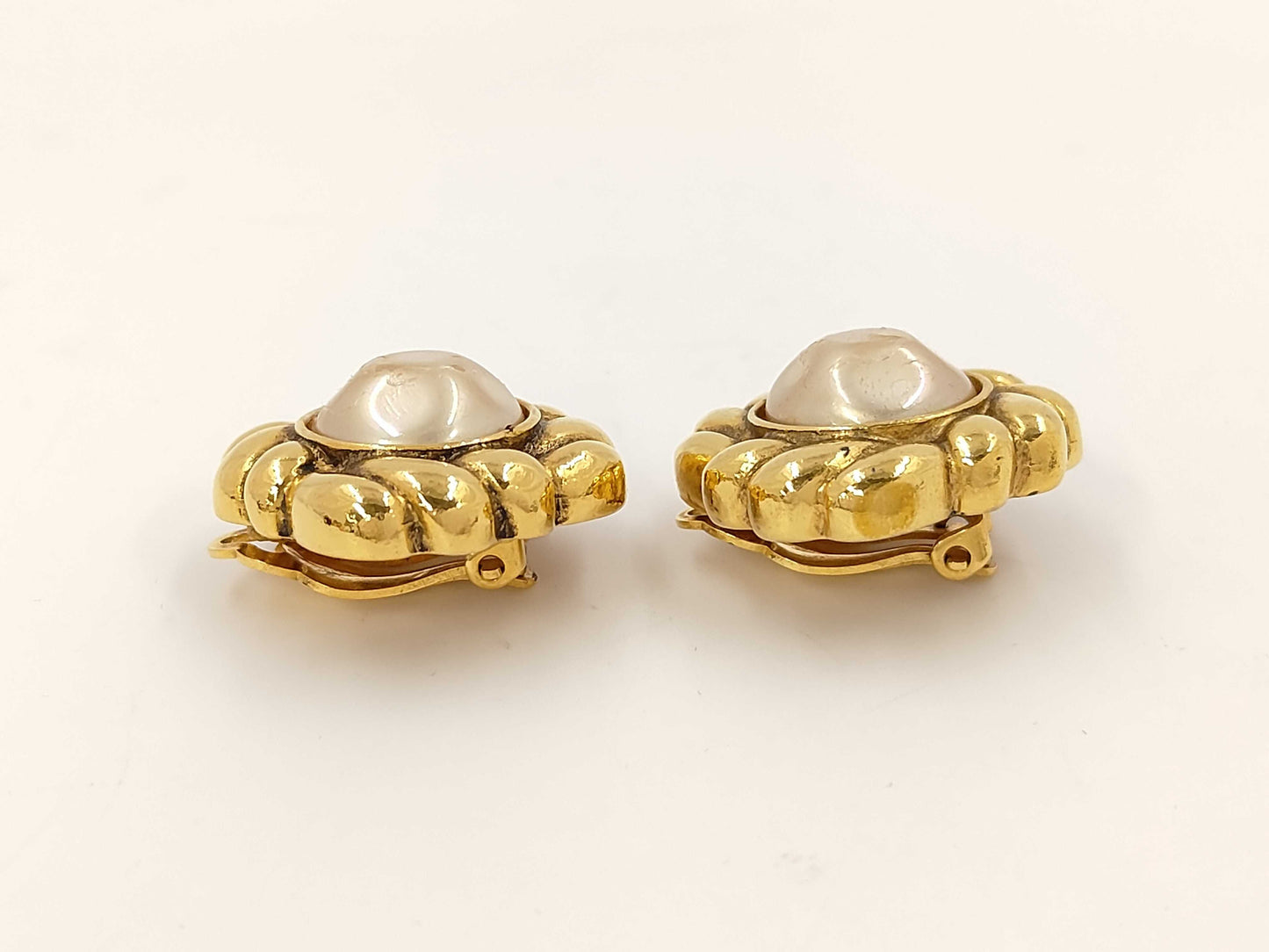 CHANEL pearl earrings