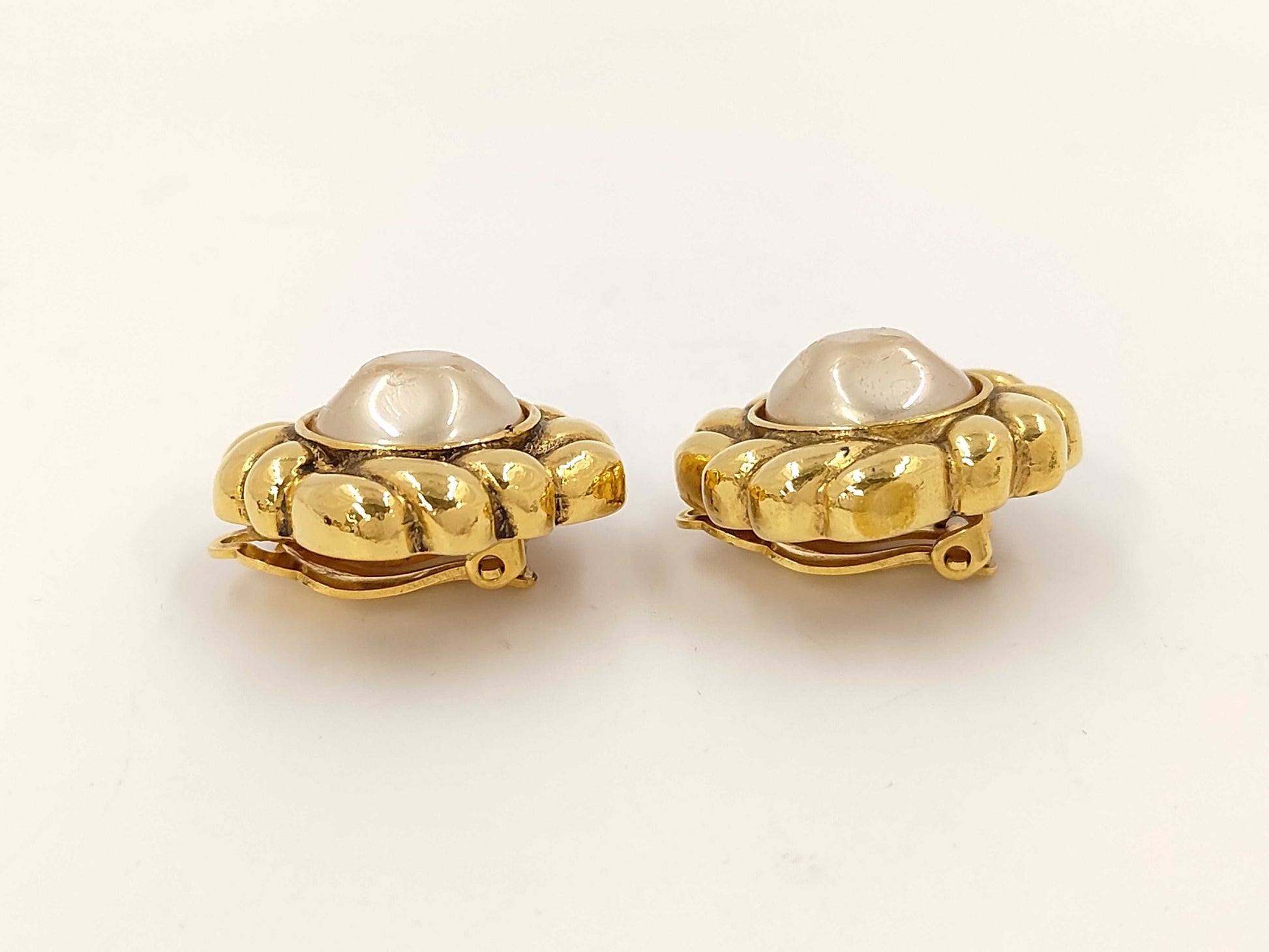 CHANEL pearl earrings