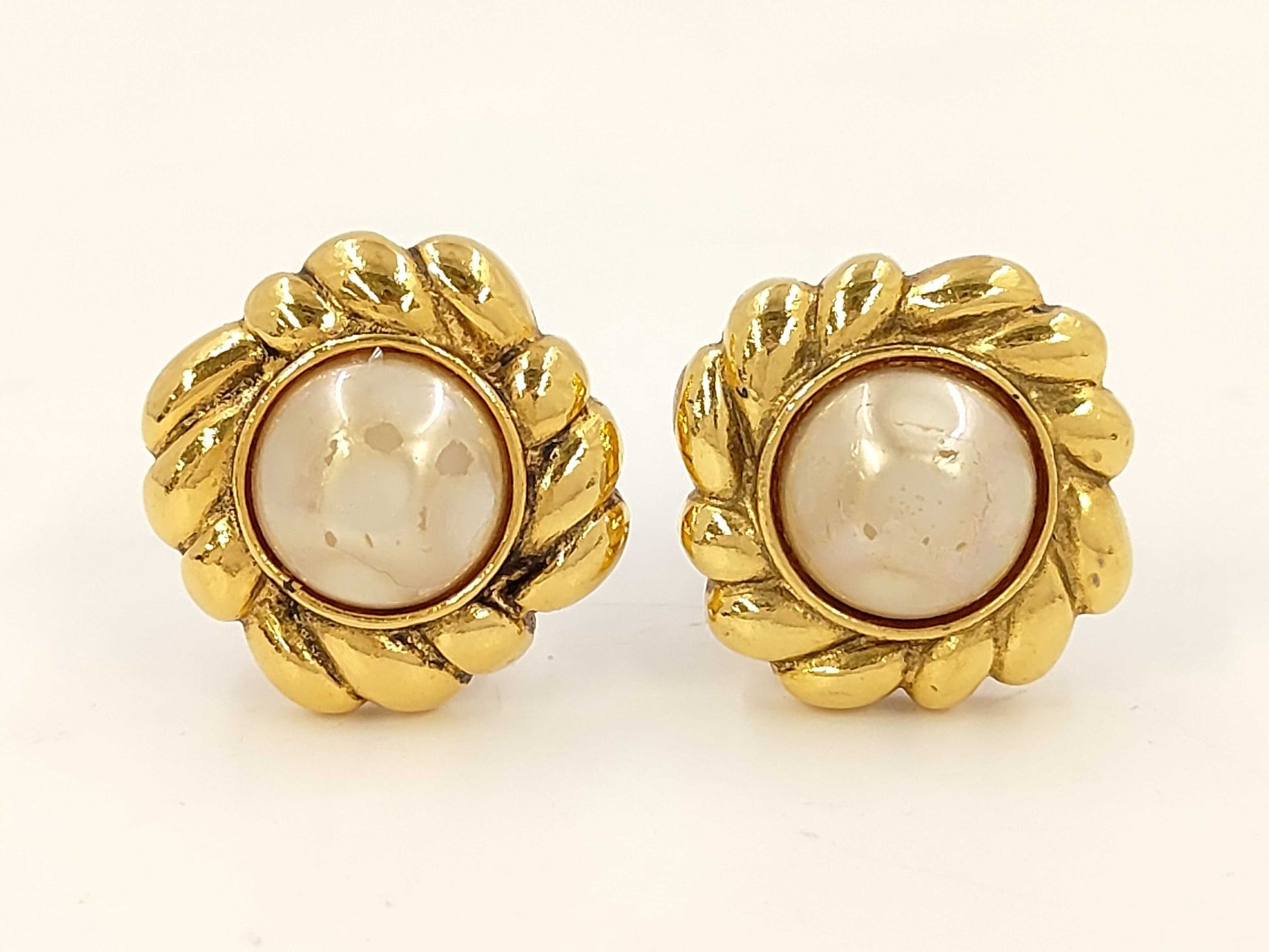 CHANEL pearl earrings